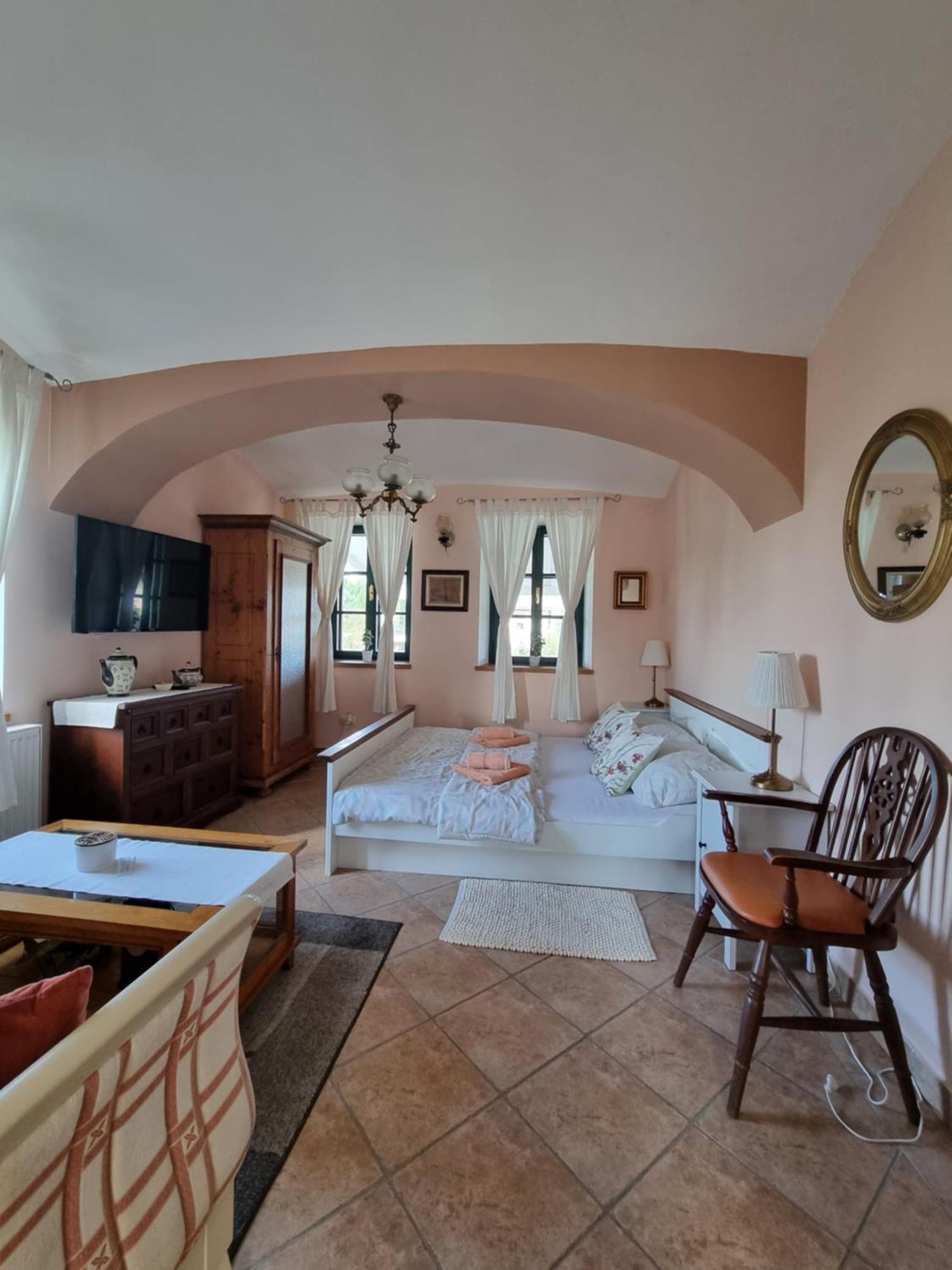 Taverna 1860 Rooms & Apartments Donja Zelina Стая снимка